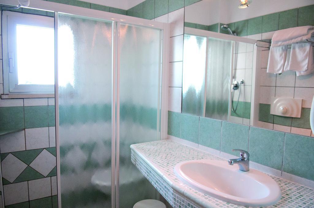 Hotel Asiago Beach Lido Di Savio Pokoj fotografie